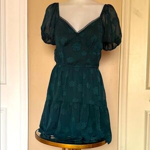 Elegant Dark Emerald Puff Sleeve Dress